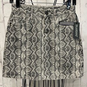 Blank NYC Denim Mini Skirt Snakeskin Print Grey 5 Pocket Front NWT Size 24